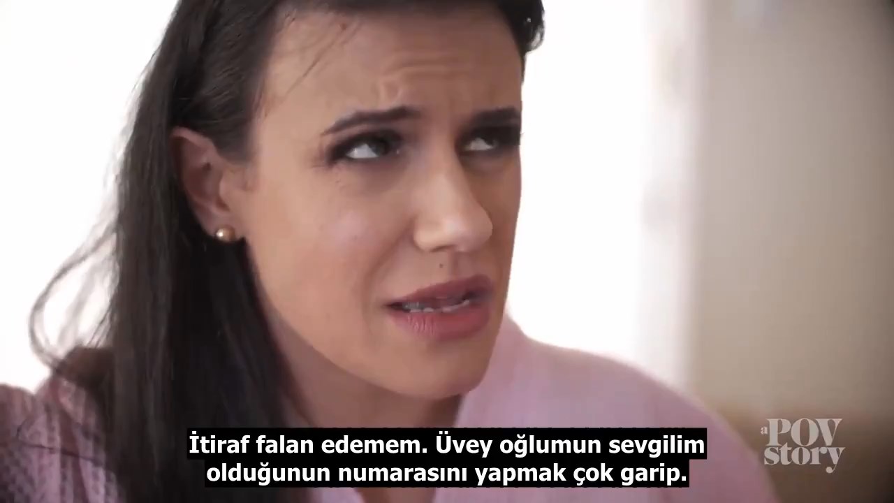 Olgun Bir Kadına Cinsel Açıdan Baskı Yapmak Konulu Erotik